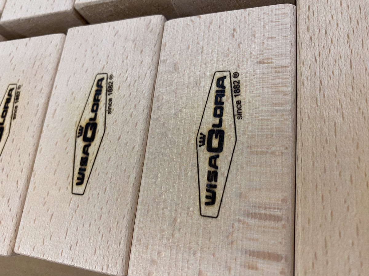 Bausteine aus Buchenholz mit eingebranntem Wisa-Gloria-Logo