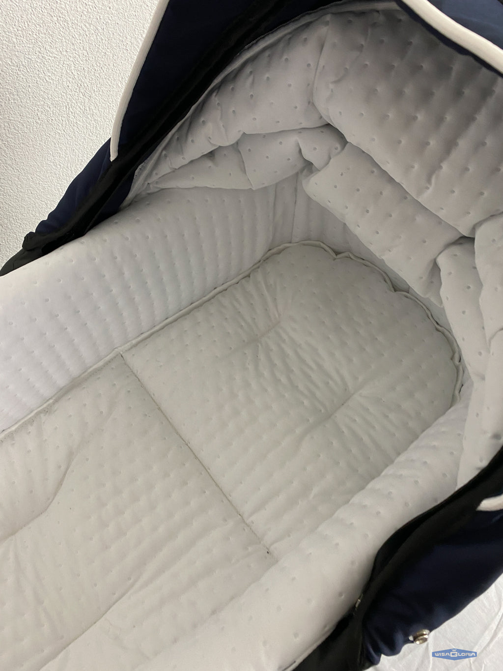 Royal-Blauer Kinderwagen, Ansicht