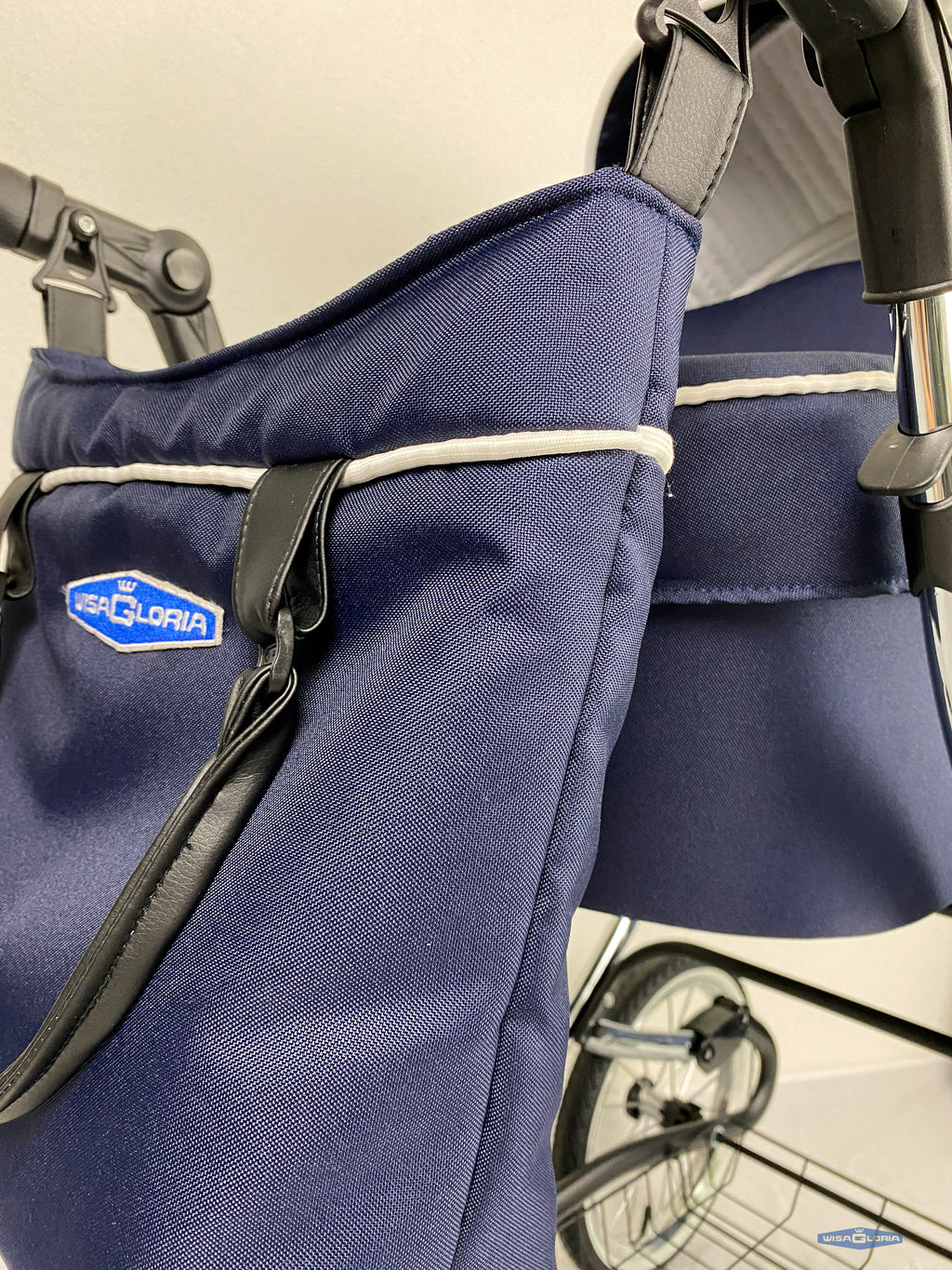 Royal-Blauer Kinderwagen, Detail